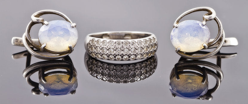 Top 5 Non-Diamond Alternatives for Your Custom Engagement Ring